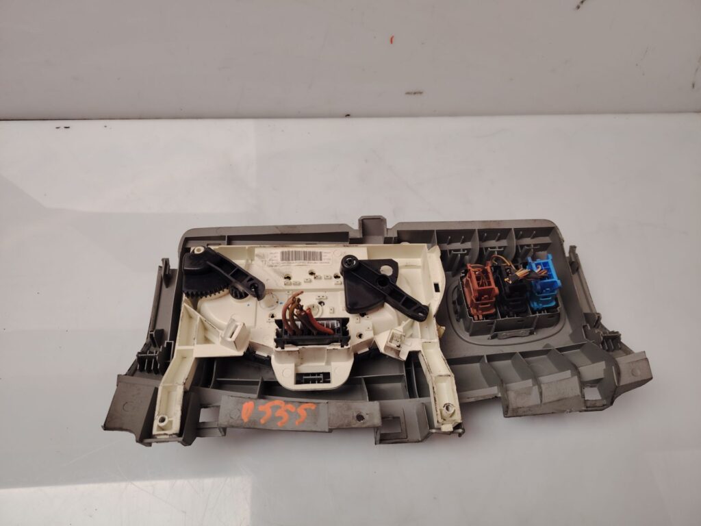 MANDO CALEFACCION / AIRE ACONDICIONADO 136751