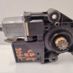 MOTOR ELEVALUNAS TRASERO DERECHO 136662