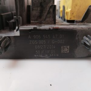 CAJA RELES / FUSIBLES 136269