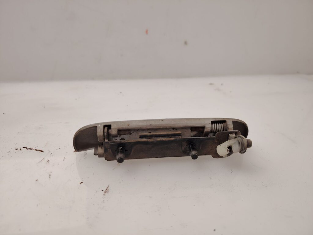 MANETA EXTERIOR DELANTERA DERECHA 137810