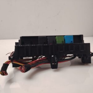 CAJA RELES / FUSIBLES 137989