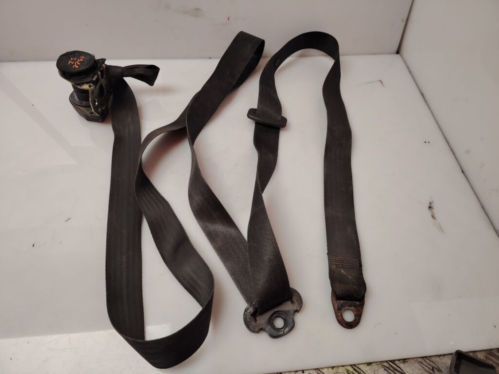 CINTURON SEGURIDAD DELANTERO IZQUIERDO 137429