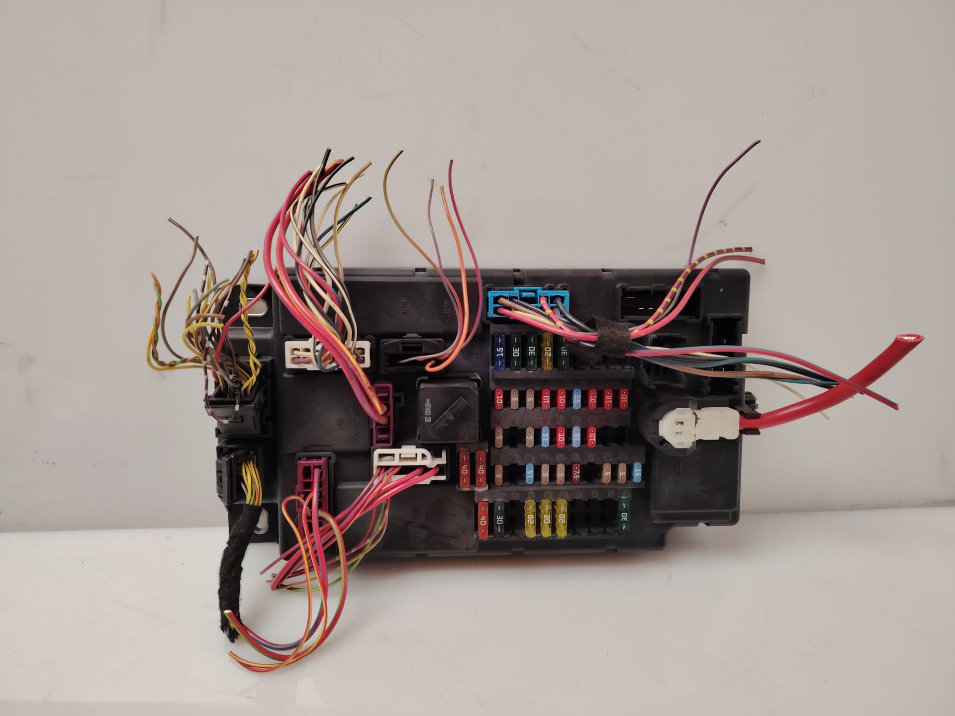 CAJA RELES / FUSIBLES 138264