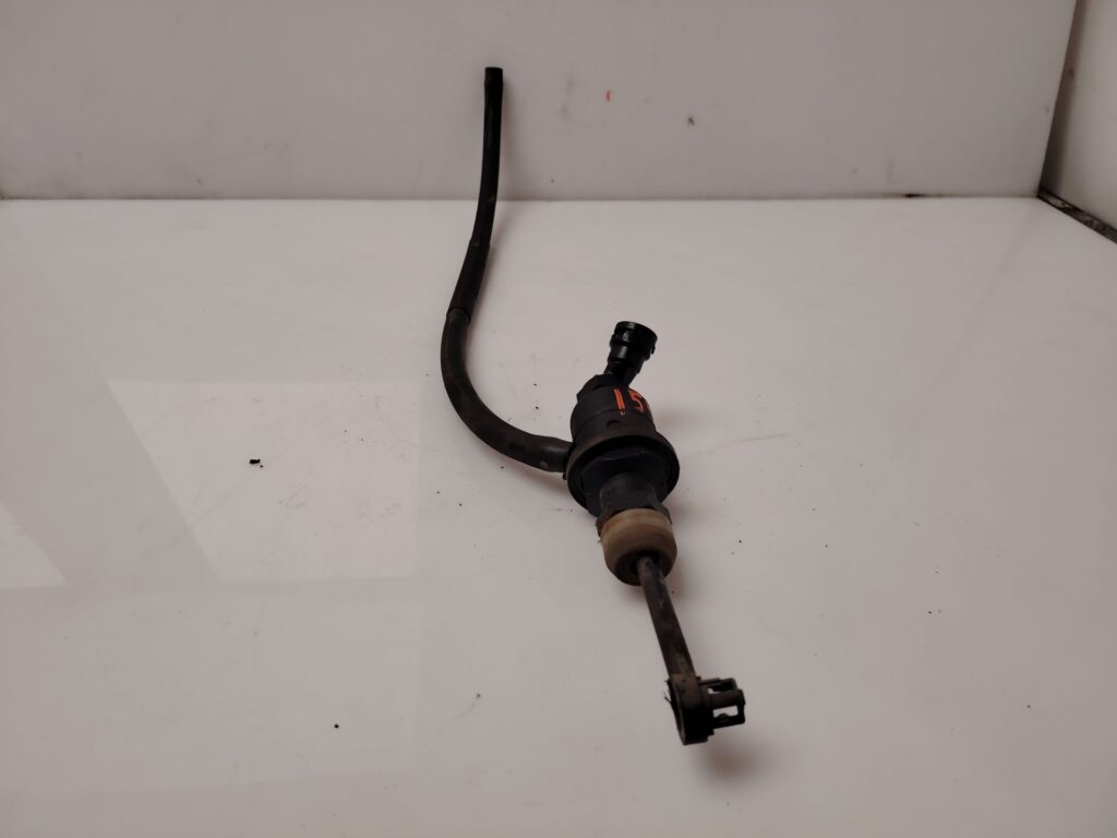 BOMBA EMBRAGUE 138148