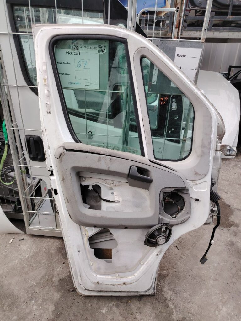 PUERTA DELANTERA IZQUIERDA 138241