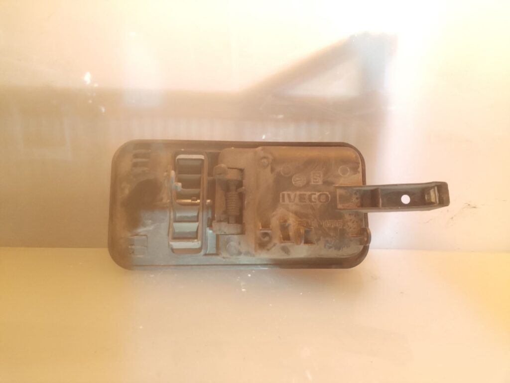 MANETA INTERIOR LATERAL DERECHA 137037