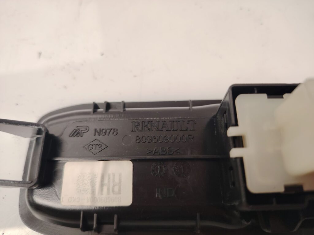 MANDO ELEVALUNAS DELANTERO DERECHO 138114