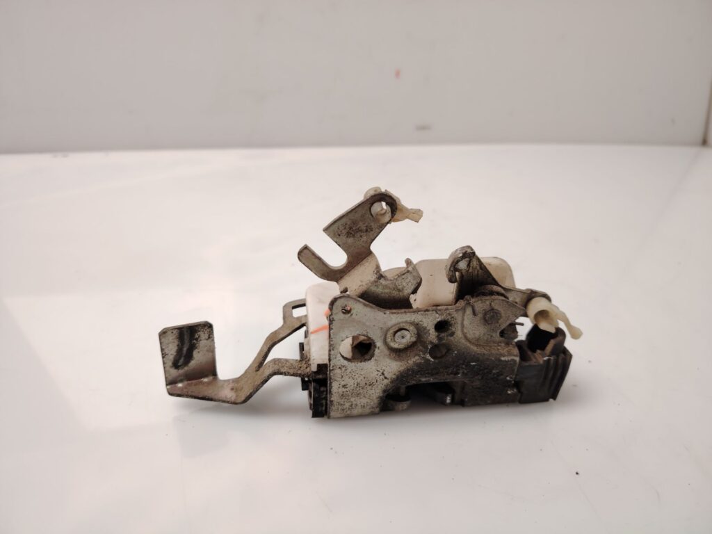 CERRADURA PUERTA DELANTERA IZQUIERDA 136851