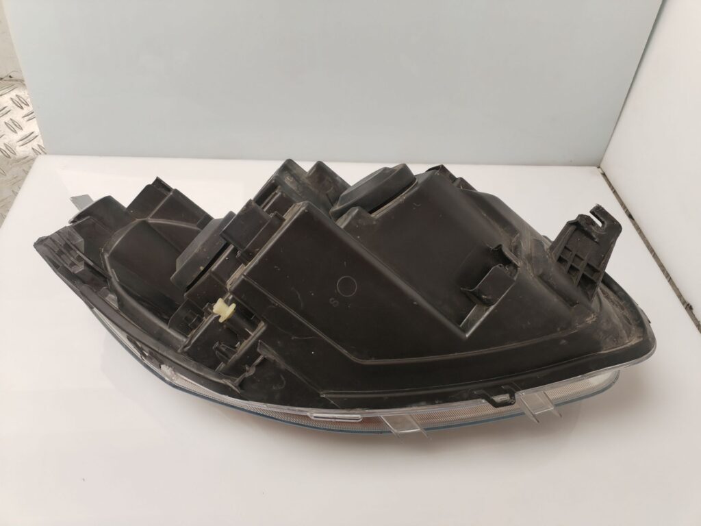 FARO IZQUIERDO 134609