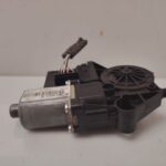 MOTOR ELEVALUNAS DELANTERO DERECHO 136650