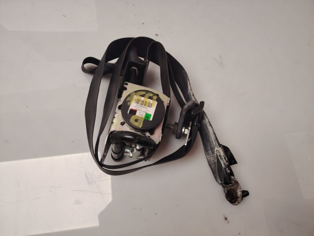 CINTURON SEGURIDAD DELANTERO DERECHO 138099