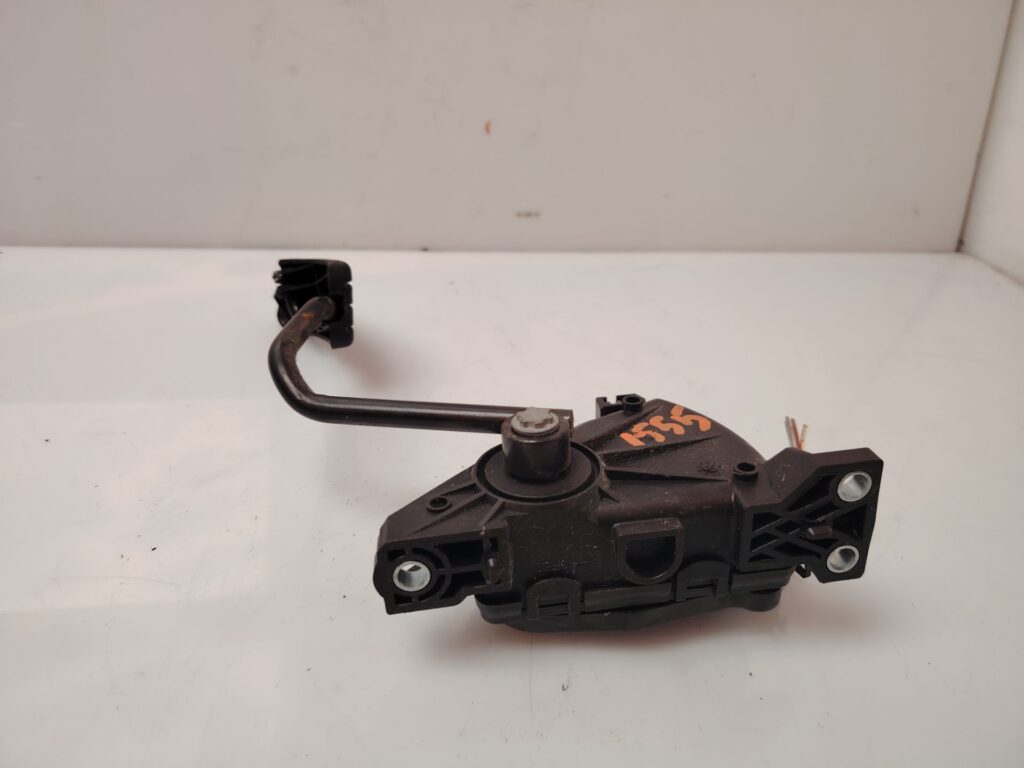 PEDAL ACELERADOR 136934