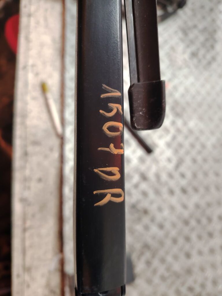 BRAZO LIMPIA DELANTERO DERECHO 137024