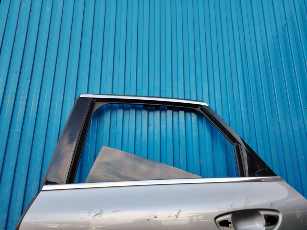 PUERTA TRASERA IZQUIERDA 137866