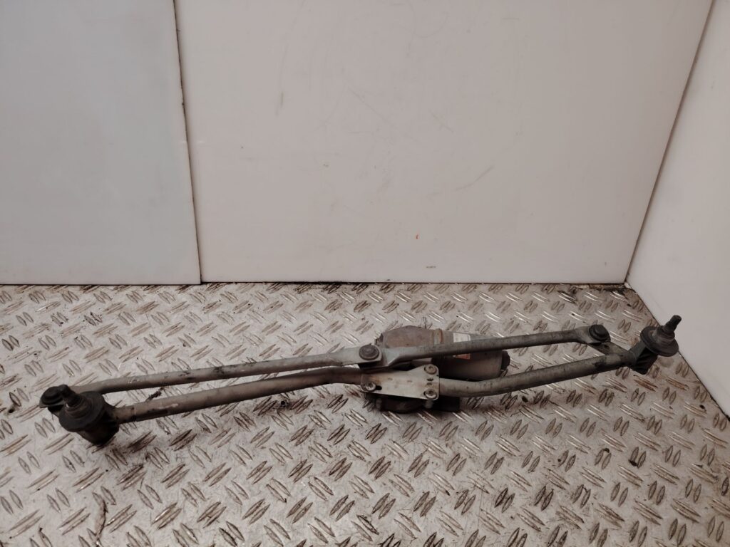 MOTOR LIMPIA DELANTERO 136901