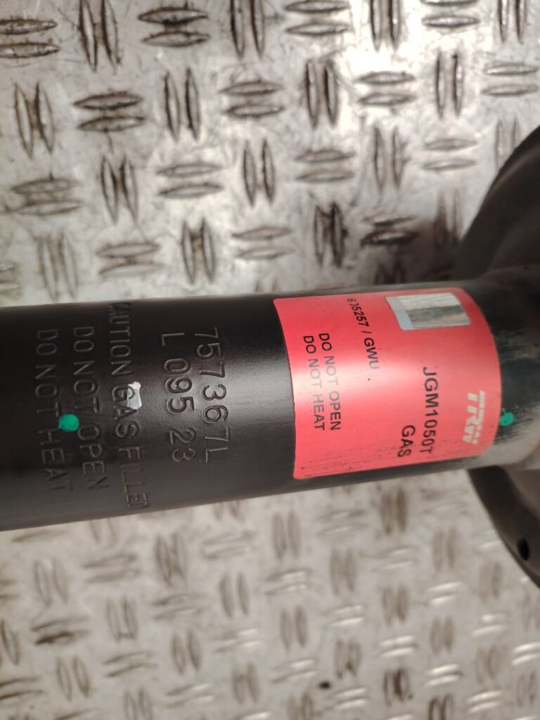 AMORTIGUADOR DELANTERO DERECHO 136734