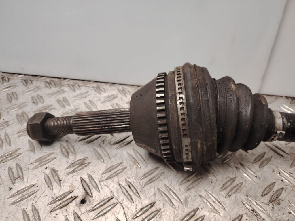 TRANSMISION DELANTERA IZQUIERDA 137031