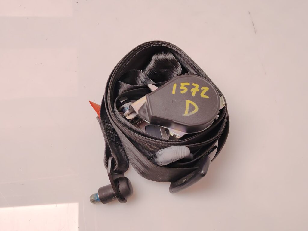 CINTURON SEGURIDAD DELANTERO DERECHO 137829