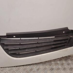 REJILLA DELANTERA 137076