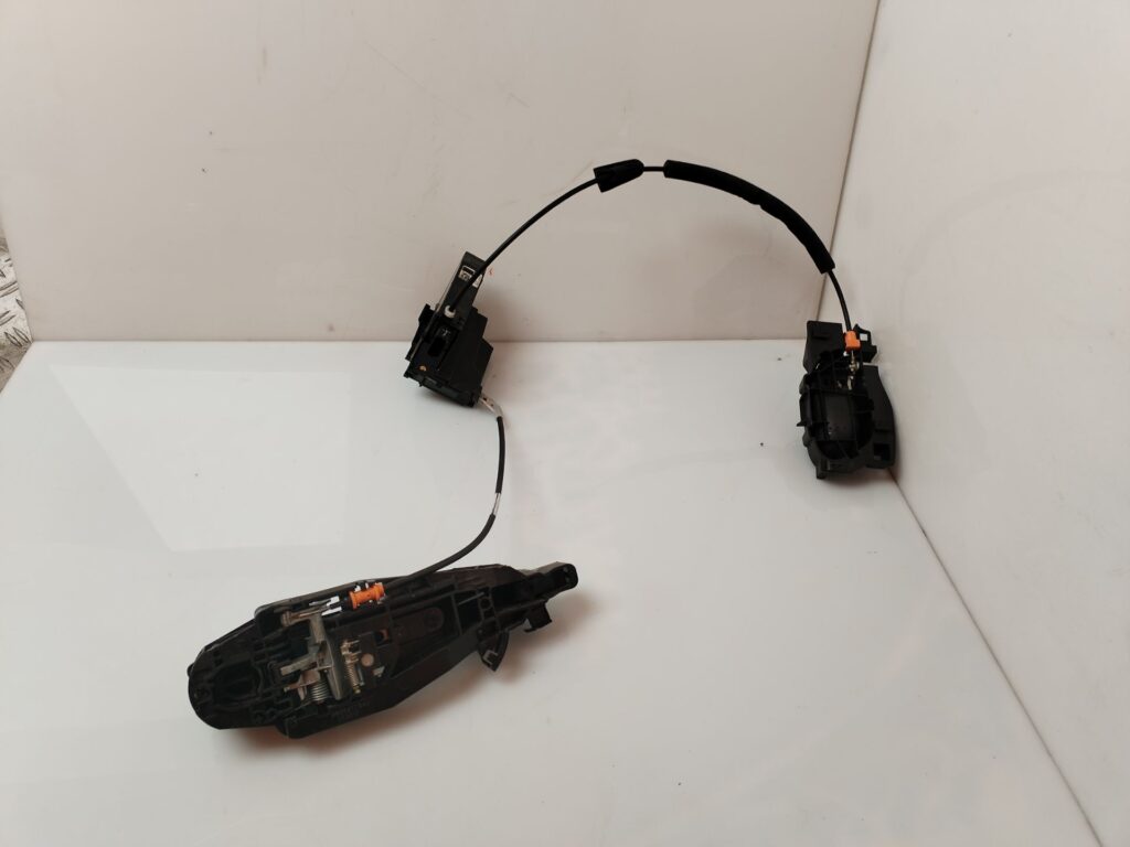 CERRADURA PUERTA TRASERA IZQUIERDA 136131