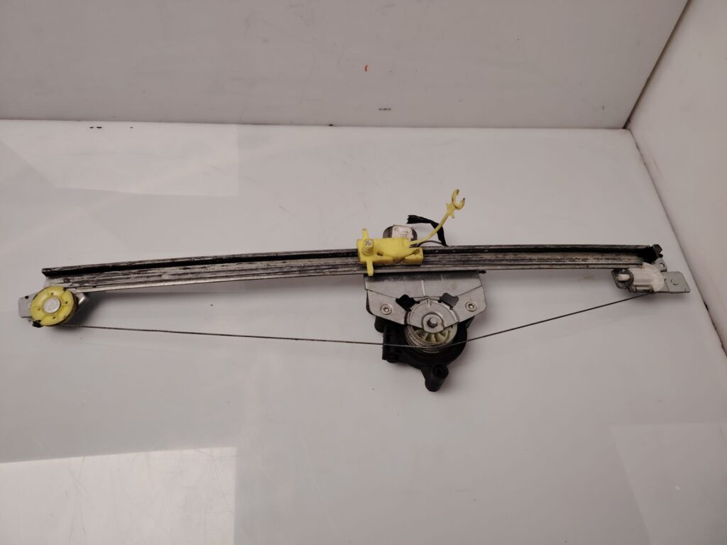 ELEVALUNAS DELANTERO IZQUIERDO 136917