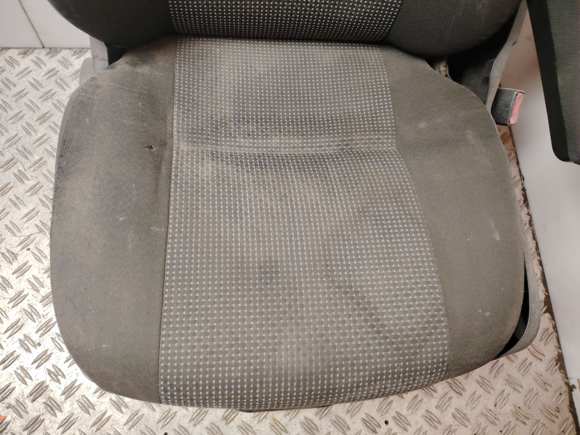 ASIENTO DELANTERO DERECHO 136691
