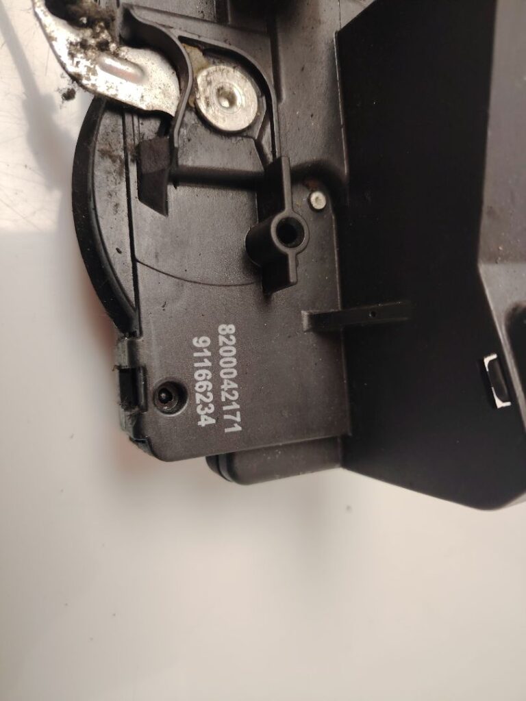 CERRADURA PUERTA DELANTERA DERECHA 136931