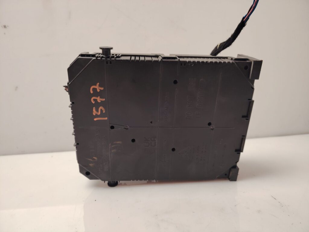 CAJA RELES / FUSIBLES 138024