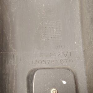 PUNTERA PARAGOLPES TRASERA DERECHA 137300