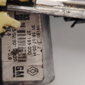 ELEVALUNAS DELANTERO DERECHO 136918