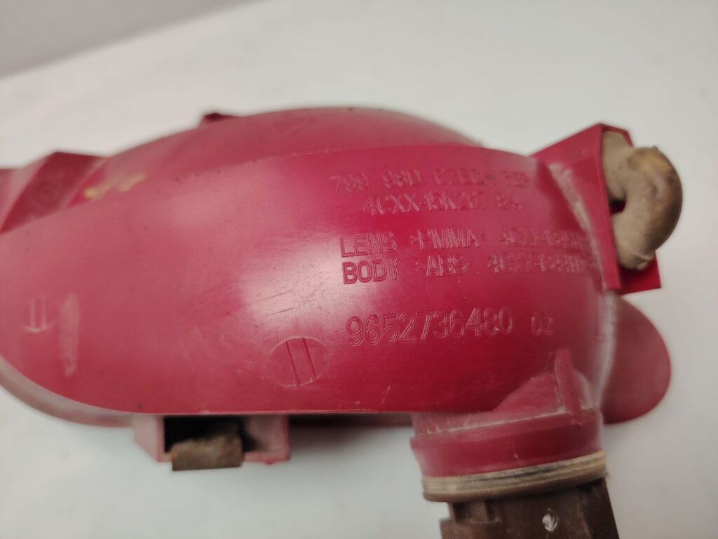 PILOTO TRASERO IZQUIERDO 136816