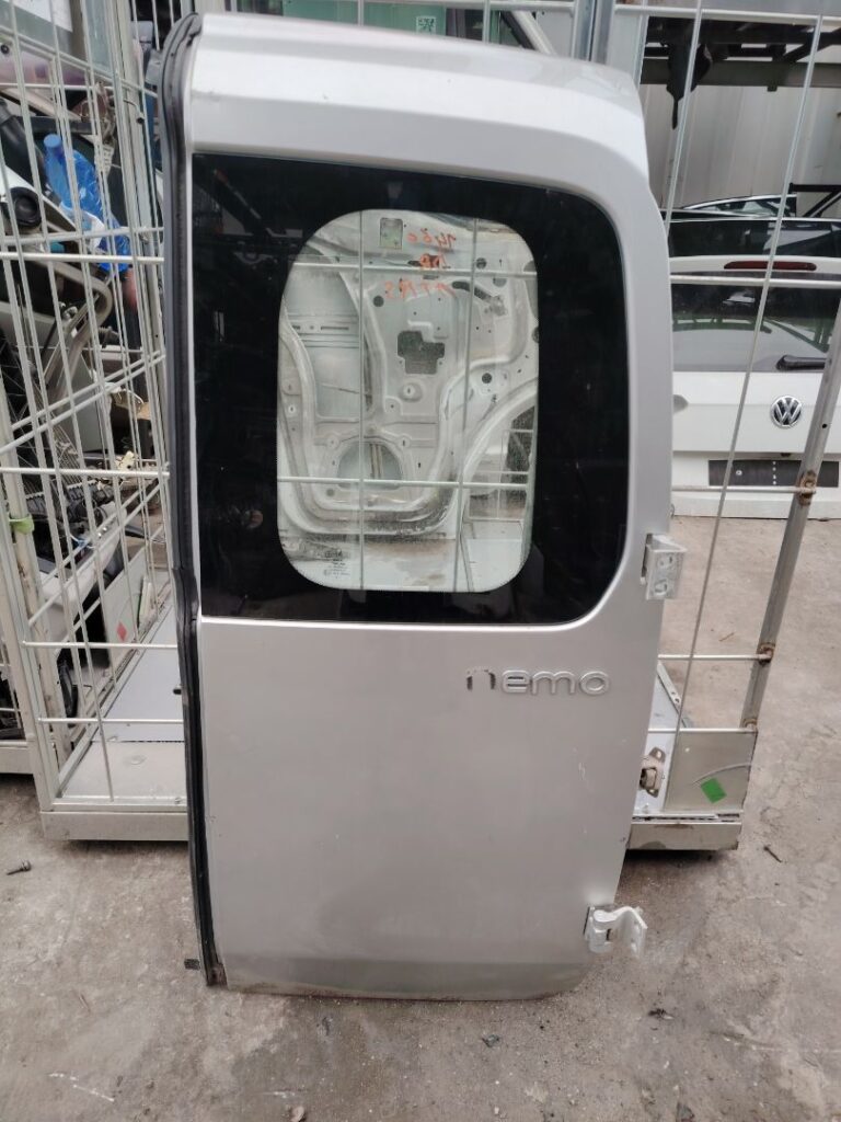 PUERTA TRASERA DERECHA 138240