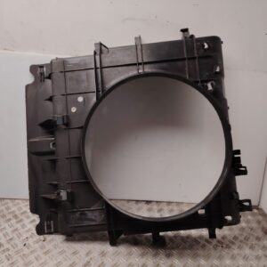 CALANDRA DELANTERA DE RADIADOR 136800