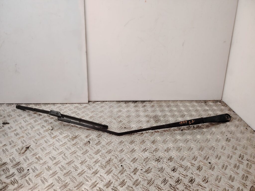 BRAZO LIMPIA DELANTERO IZQUIERDO 137025