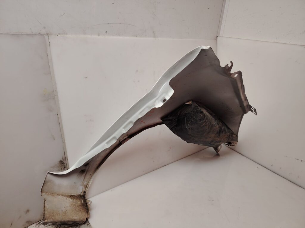 ALETA DELANTERA IZQUIERDA 137309