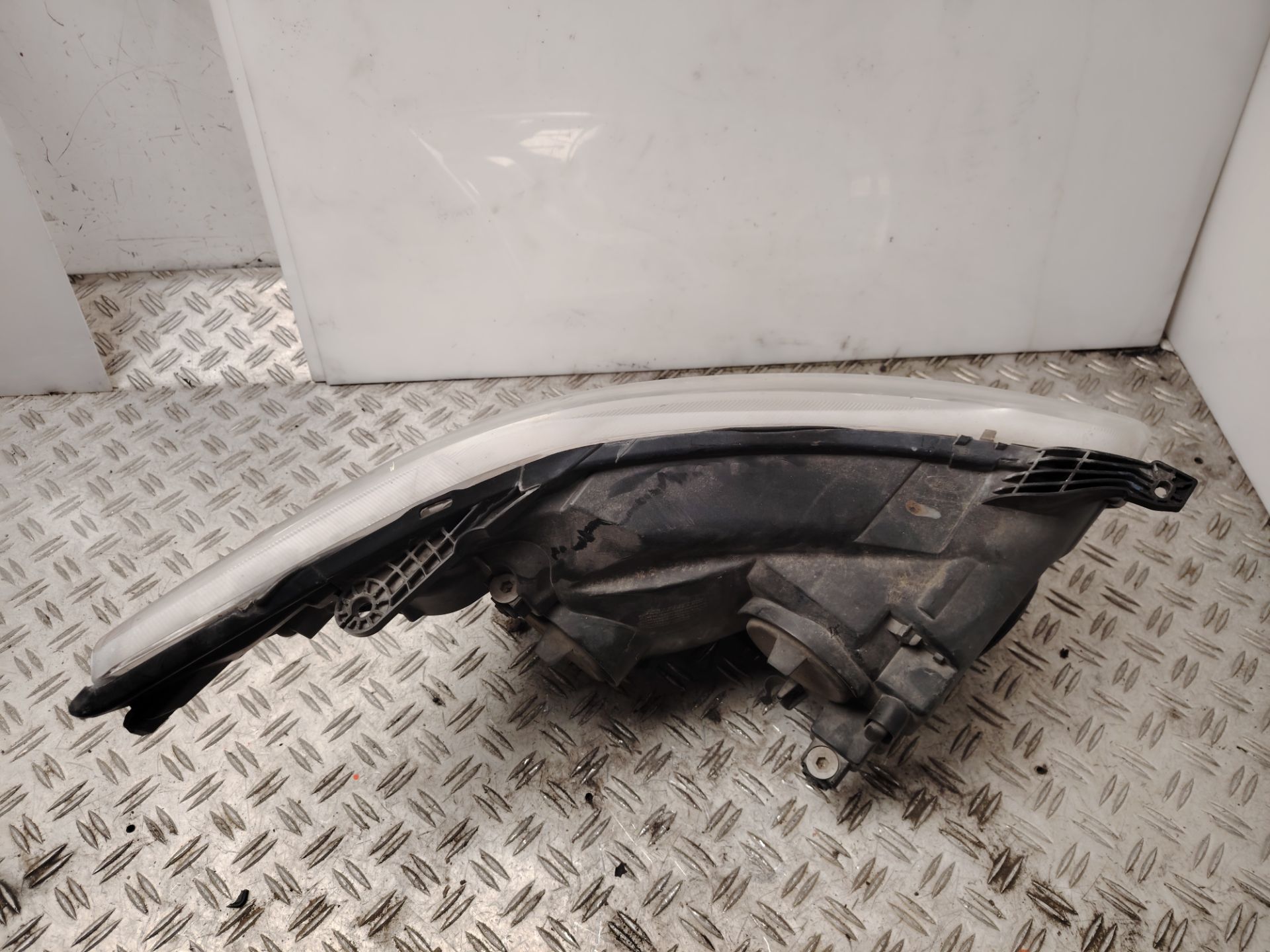 FARO IZQUIERDO 138144