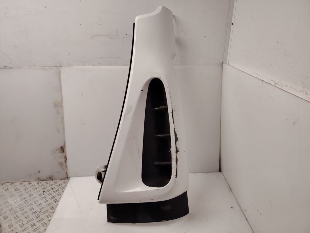 PUNTERA DELANTERA IZQUIERDA DE PARAGOLPES 137285