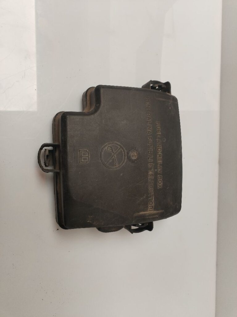 CAJA RELES / FUSIBLES 133451