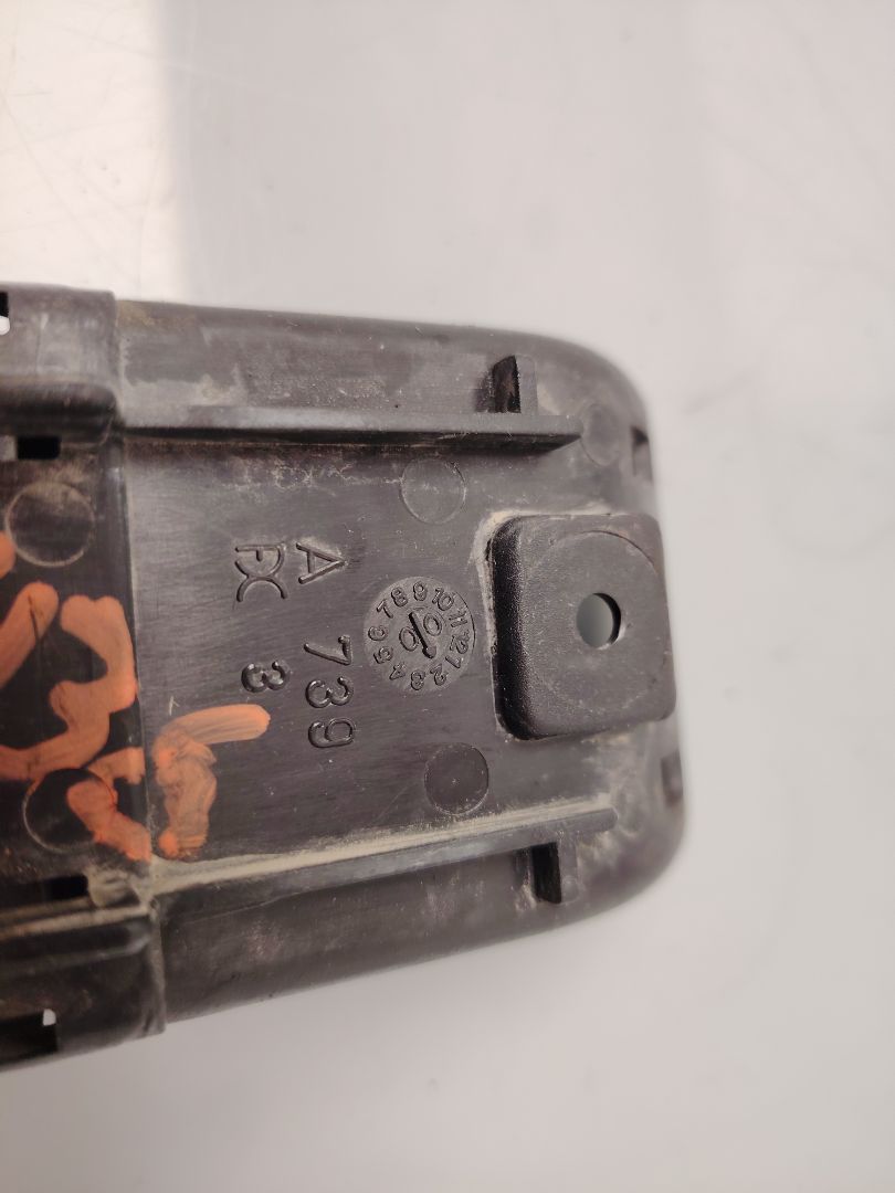 MANETA INTERIOR DELANTERA DERECHA 136850