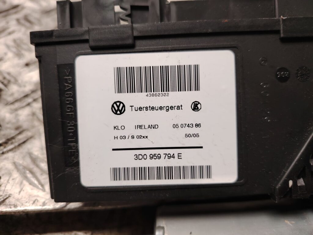 MOTOR ELEVALUNAS TRASERO DERECHO 137533