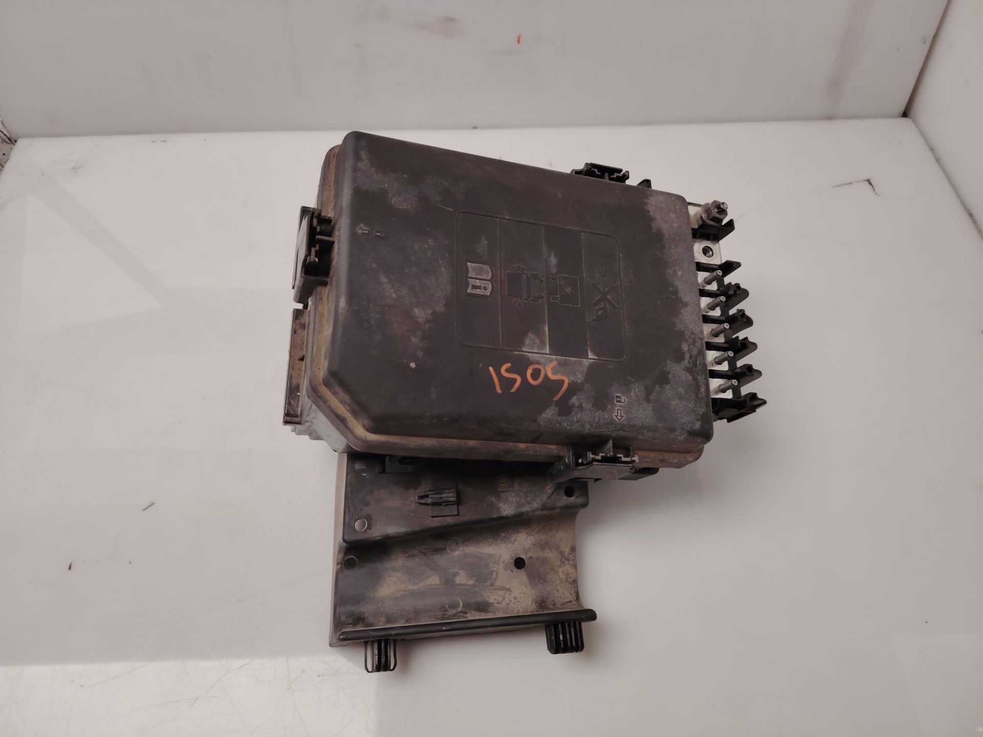 CAJA RELES / FUSIBLES 137446