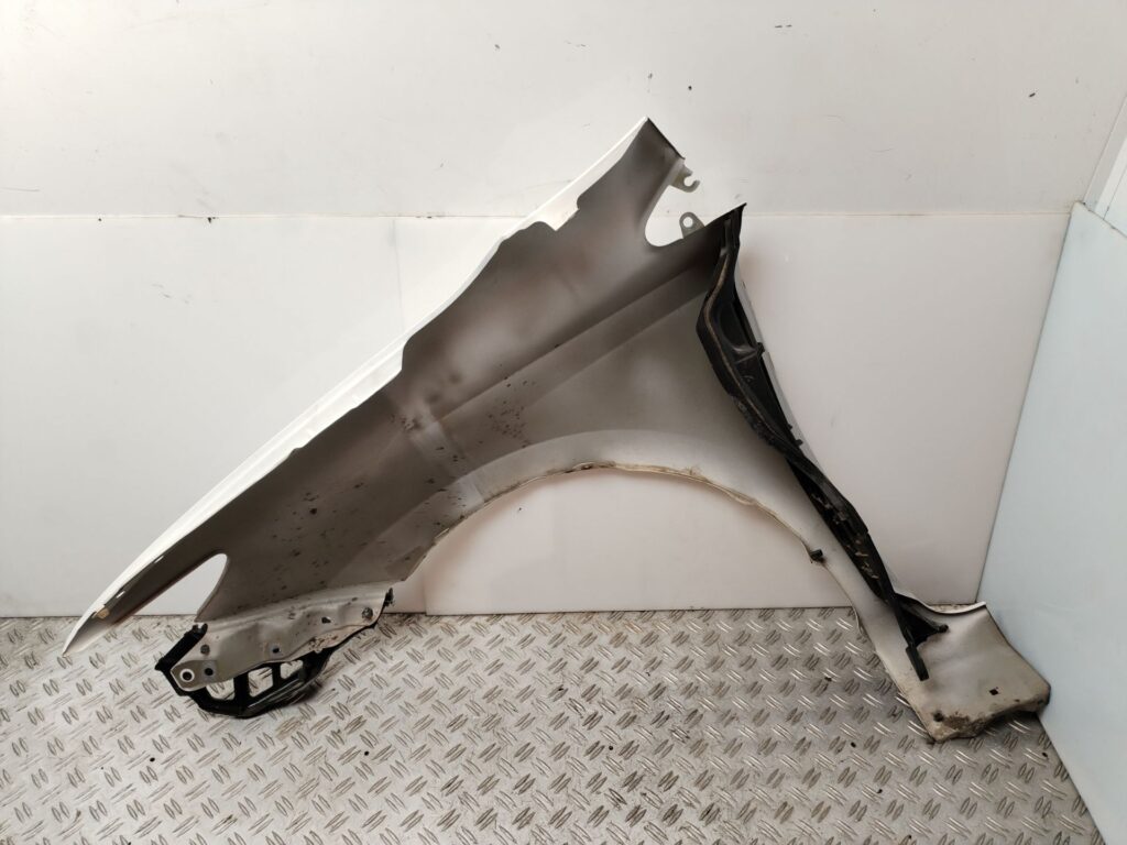 ALETA DELANTERA DERECHA 135623