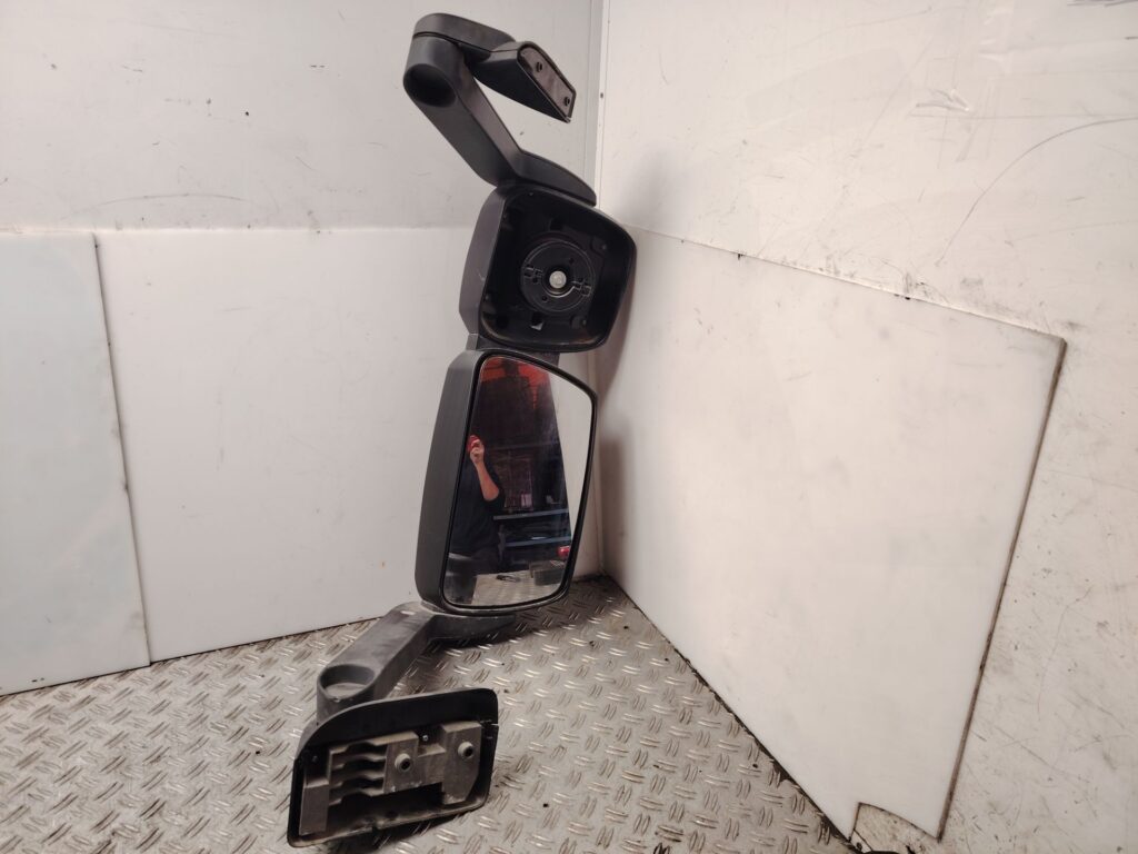 RETROVISOR DERECHO 136668