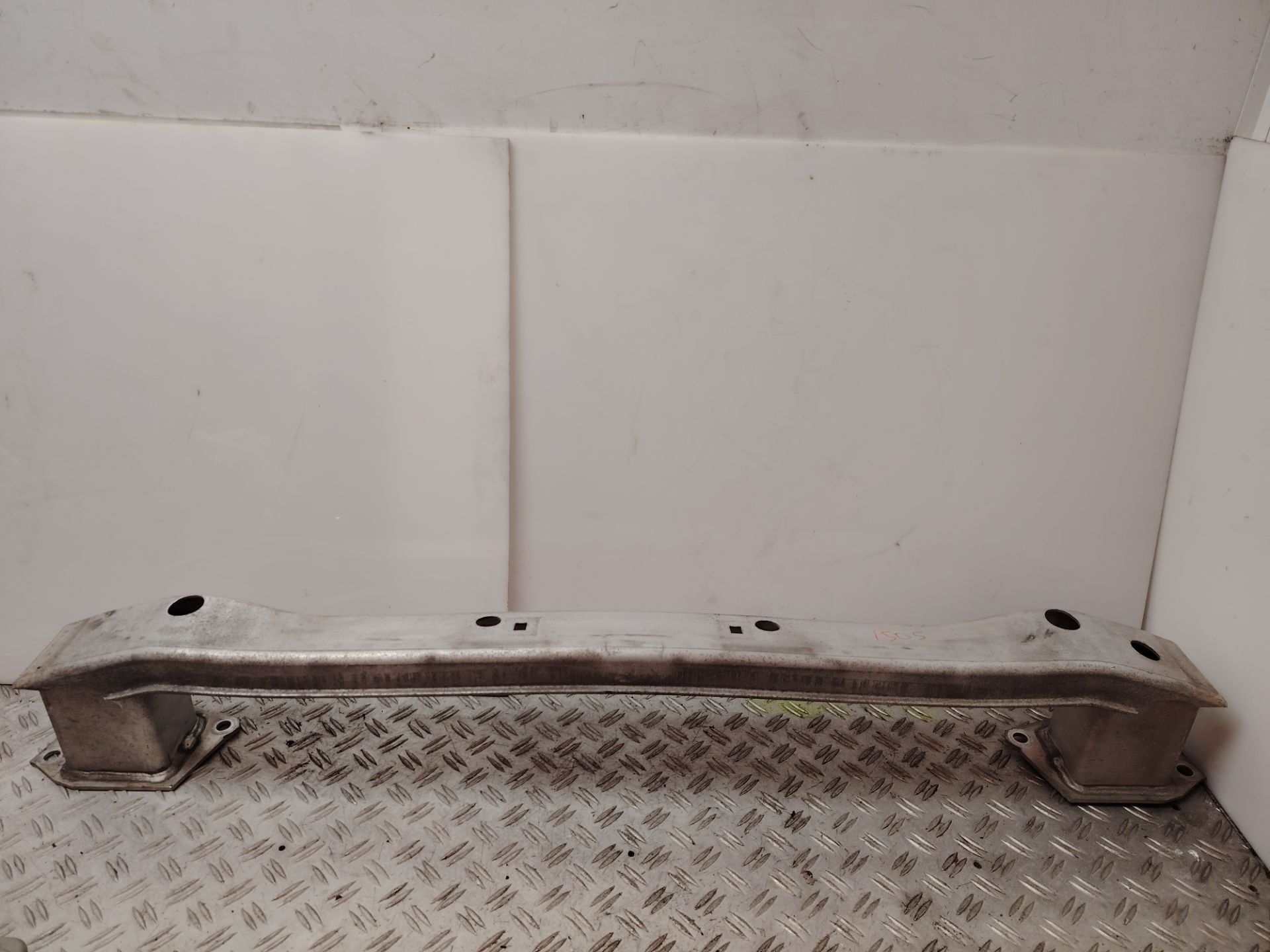 REFUERZO PARAGOLPES TRASERO 137558