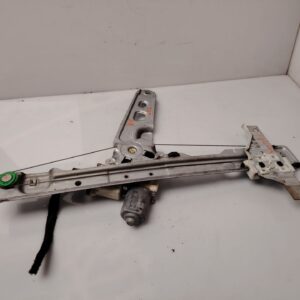 ELEVALUNAS DELANTERO DERECHO 137003