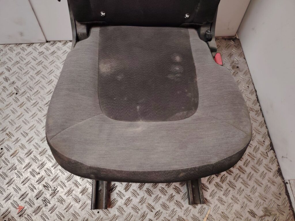 ASIENTO TRASERO MEDIO 136759