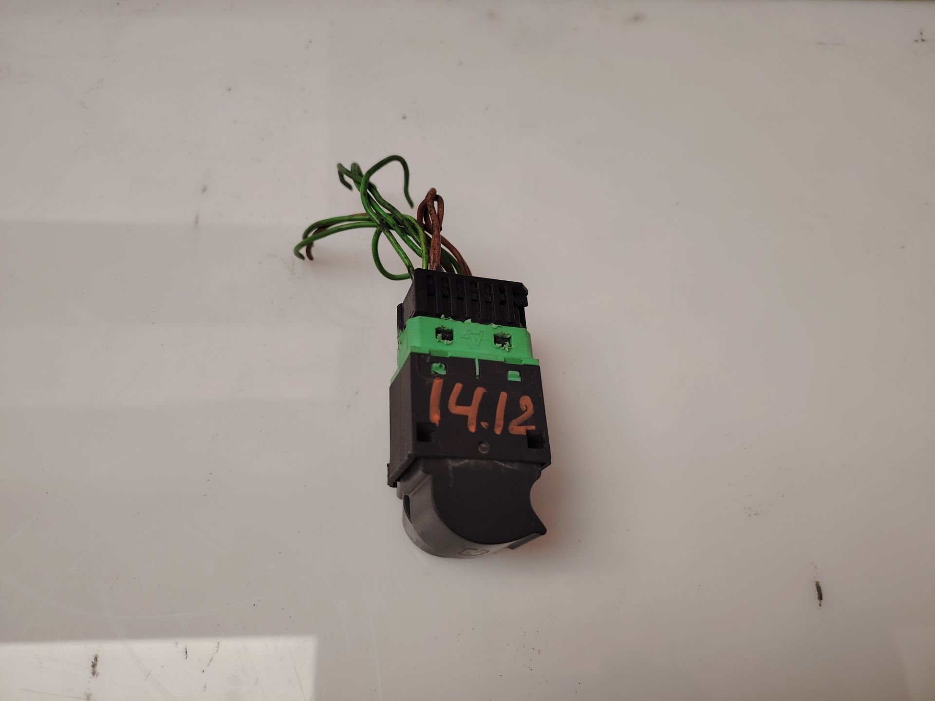 MANDO ELEVALUNAS DELANTERO IZQUIERDO 137610