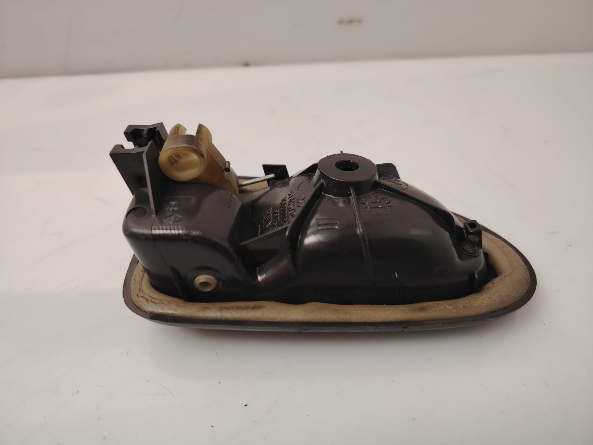 MANETA INTERIOR DELANTERA DERECHA 136933