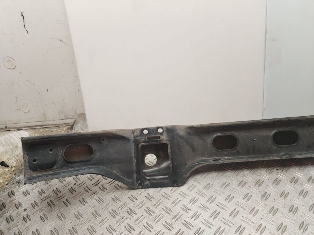 REFUERZO PARAGOLPES DELANTERO 135102