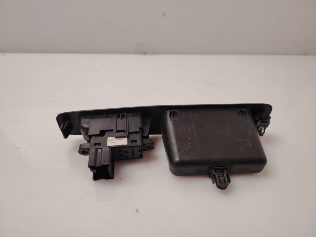 MANDO ELEVALUNAS TRASERO IZQUIERDO 137120